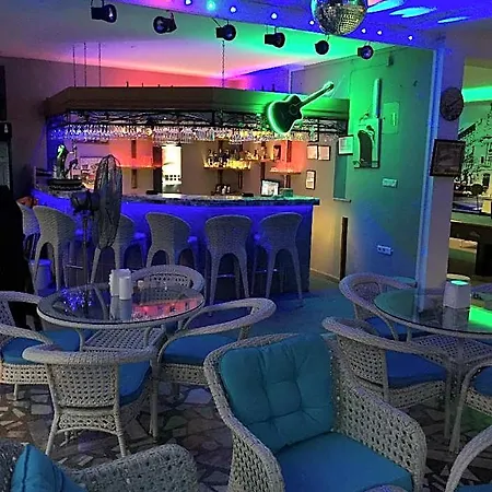 Arya Hotel İçmeler