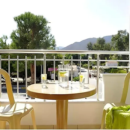 Arya Hotel 3*